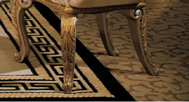 طاولة طعام من تصميم ملكي 