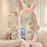 مرايا طويله مضيئة على شكل أرنب