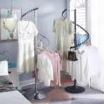 علاقة ملابس على شكل دائري