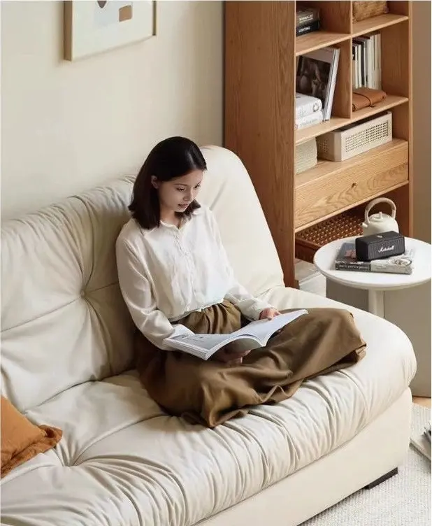 كنب كلاسيك مريح لغرفة المعيشة 